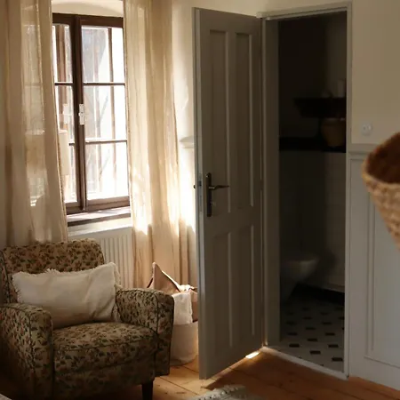 Kytky Pod Kominem Bed and Breakfast 3*